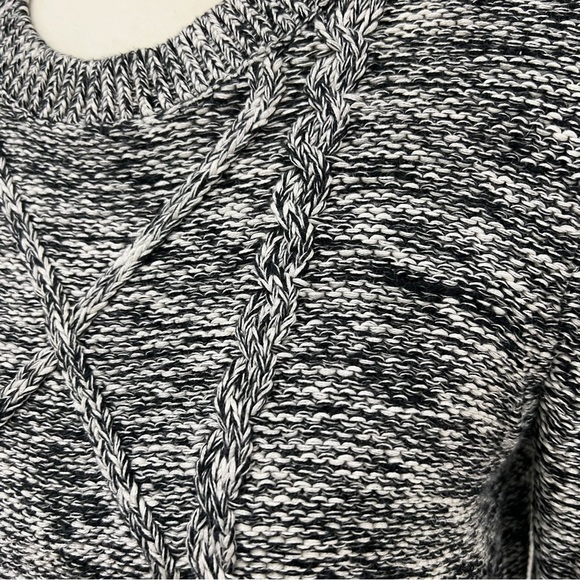 Banana Republic M Knit Sweater - Picture 4 of 6